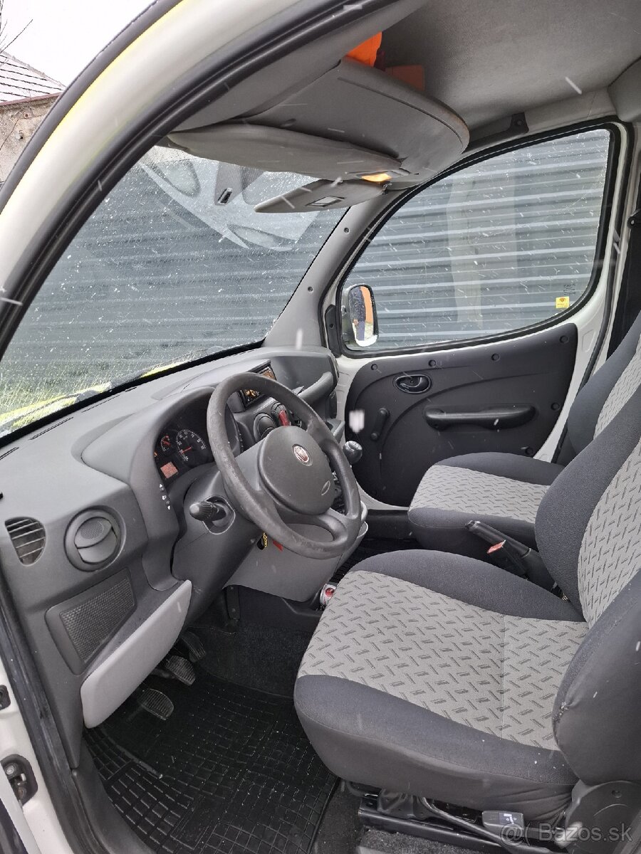 Fiat doblo 1.4i 2009 - 10