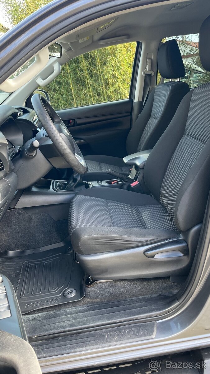 TOYOTA HILUX 2.4DI-D - PREDAJ AJ NA SPLÁTKY - 10