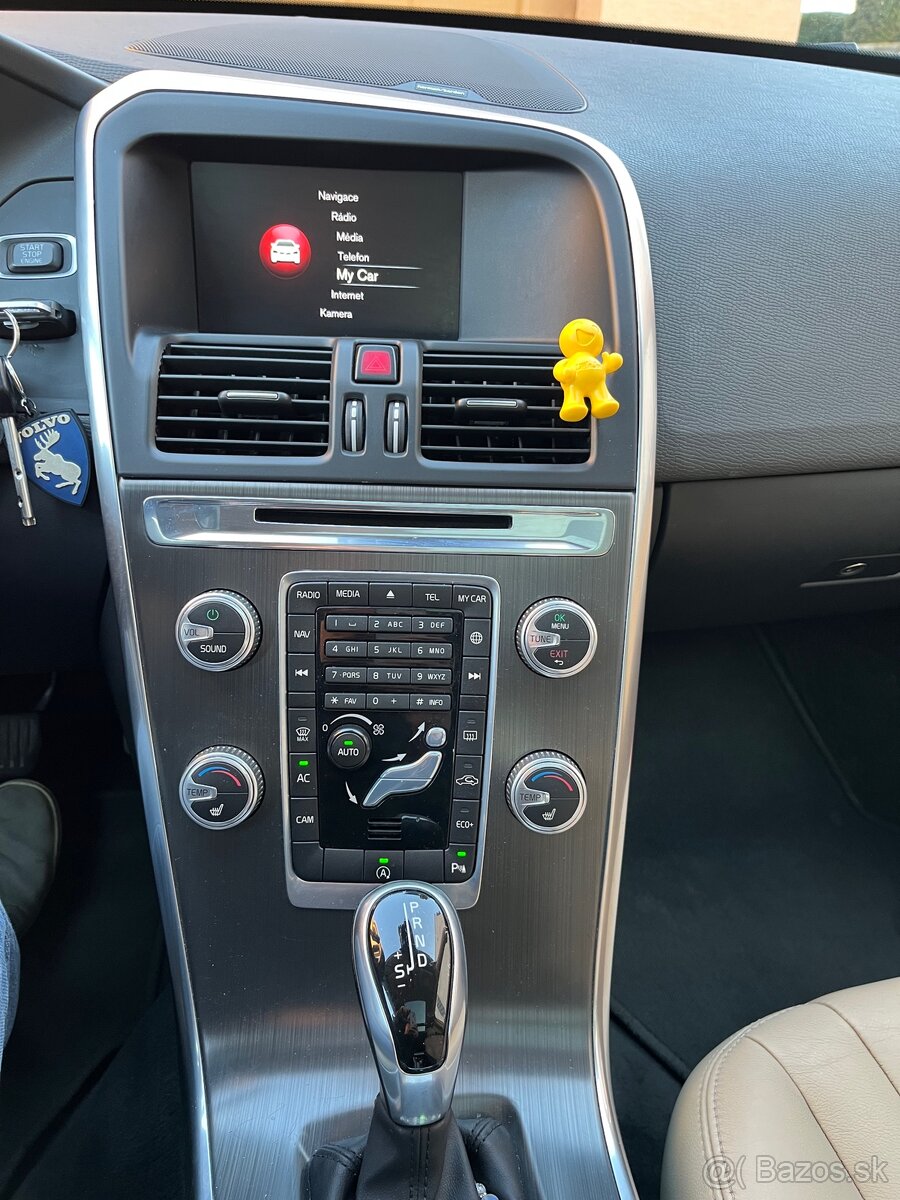 Volvo XC60 D4 Momentum 2015 - 10