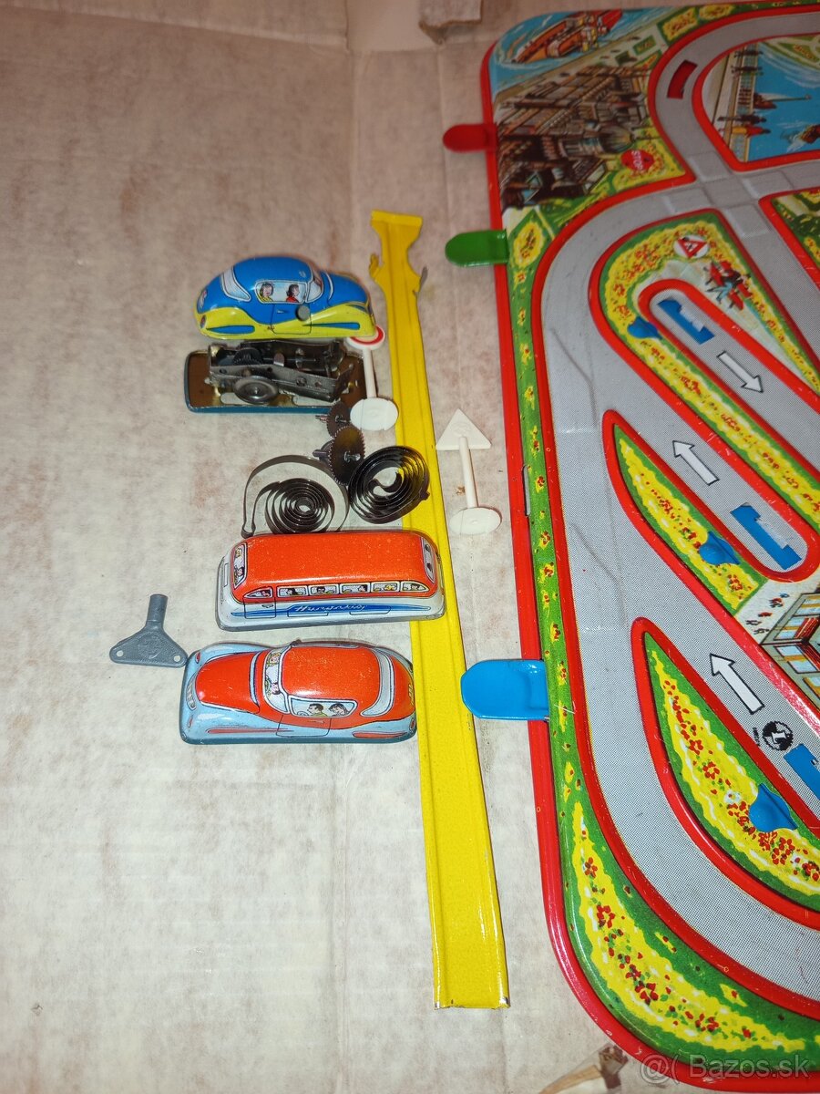 Stará plechová autodraha - 10