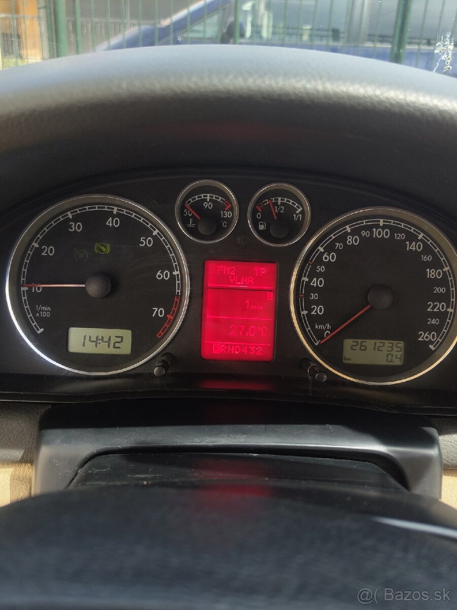 Volkswagen Passat B5.5 V5 2.3 125kW automat - 10