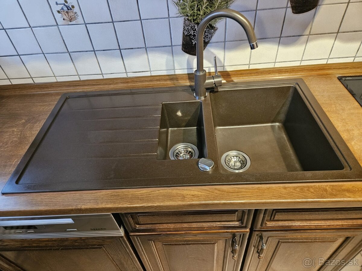 Masívna kuchynská linka z Nemecka so spotrebičmi - 10