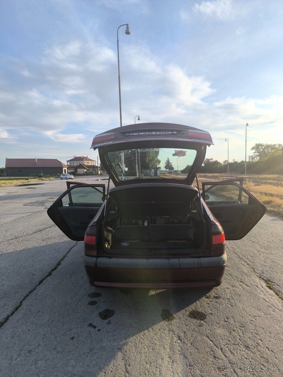 Renault Laguna 1.8 - 10