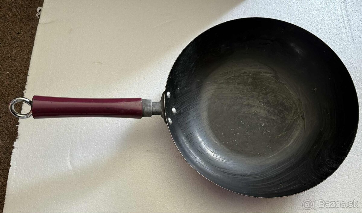 Wok, panvice, pokrievky - 10