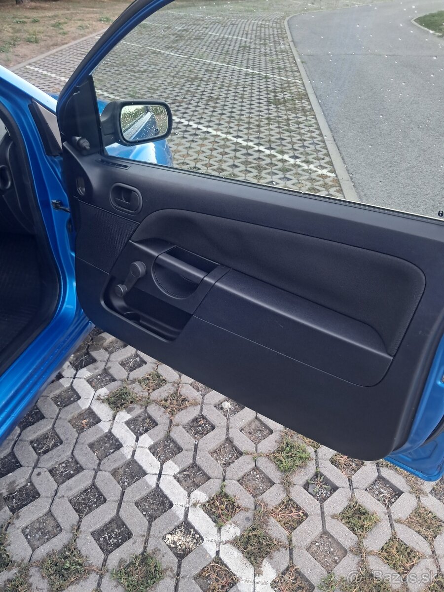 Ford Fiesta 1.3i Benzin 51kw - 10