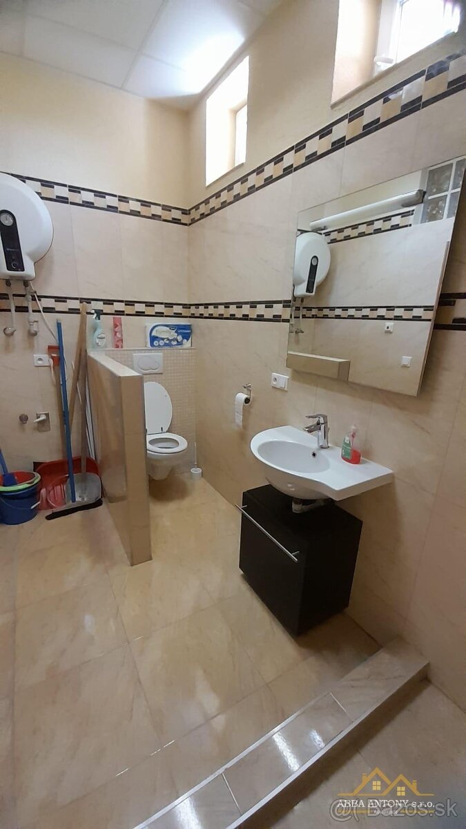 Polyfunkčný priestor na prízemí v Banskej Bystrici 89 m2 - 10