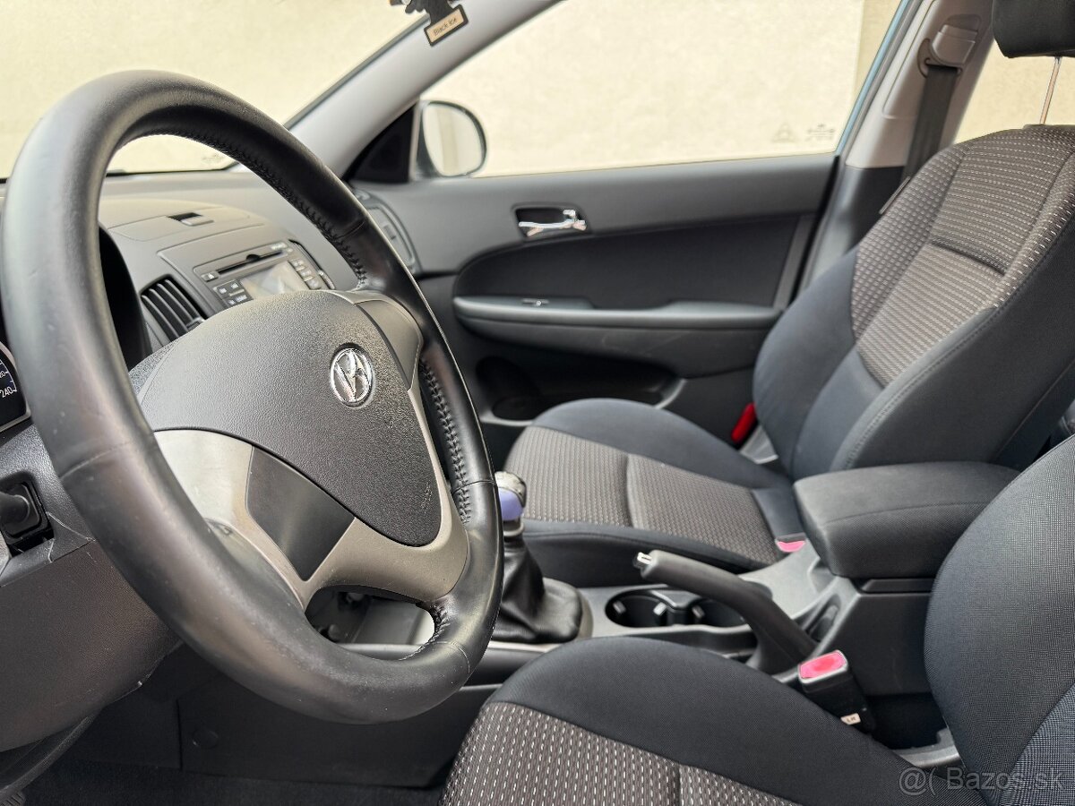 HYUNDAI i30, HATCHBACK, 1,6i, BENZÍN, MANUÁL, 145 970 KM - 10