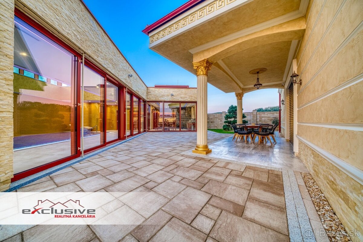 ZAUJÍMAVÁ CENAIMPOZANTNÁ RODINNÁ VILA-KRYTÝ BAZÉN-GARÁ - 10