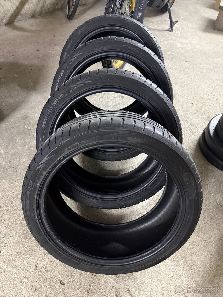 Letné pneu - Nokian Powerproof 225/40 R18 - 10
