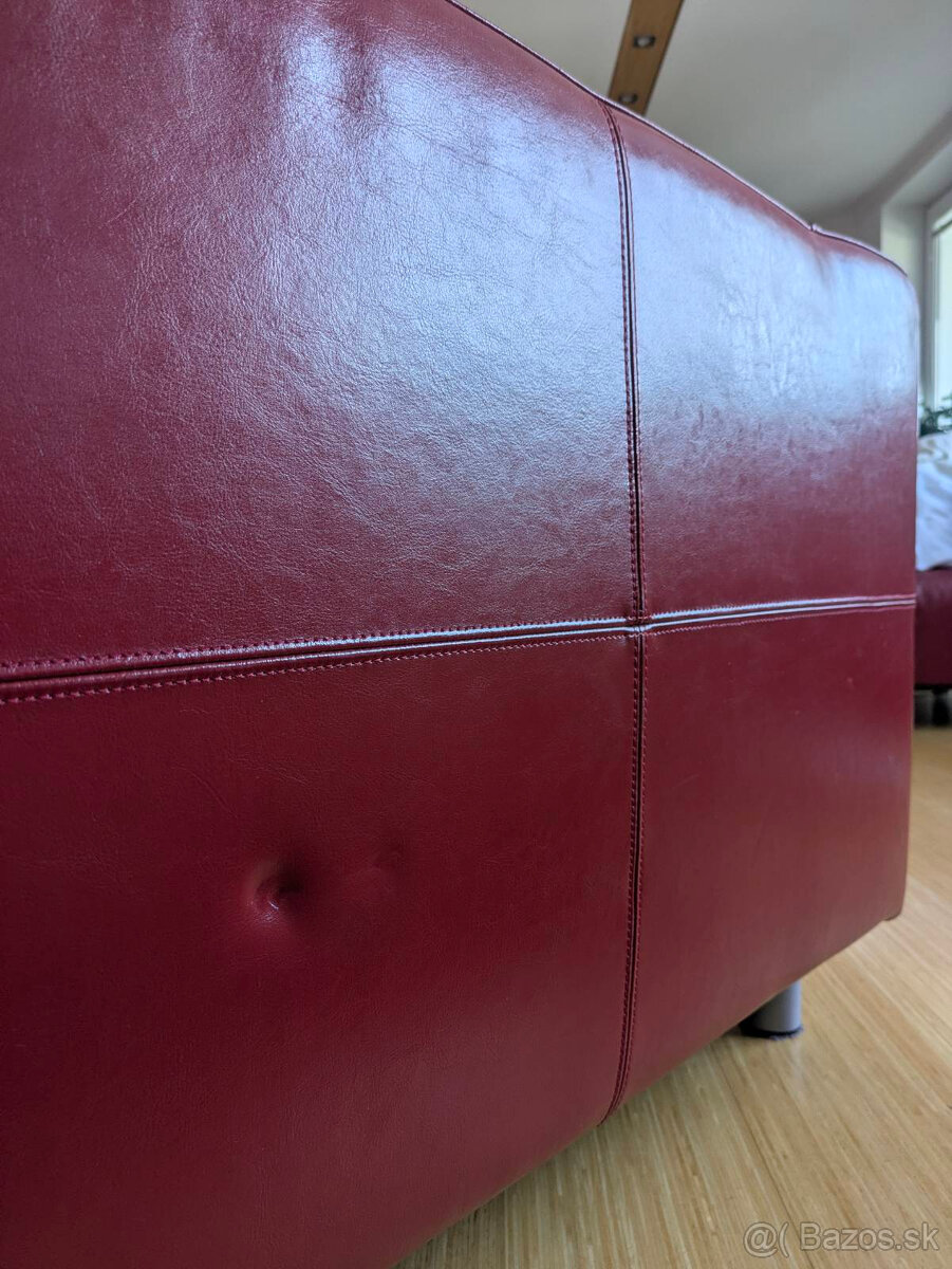 Dva krát červený gauč - 10