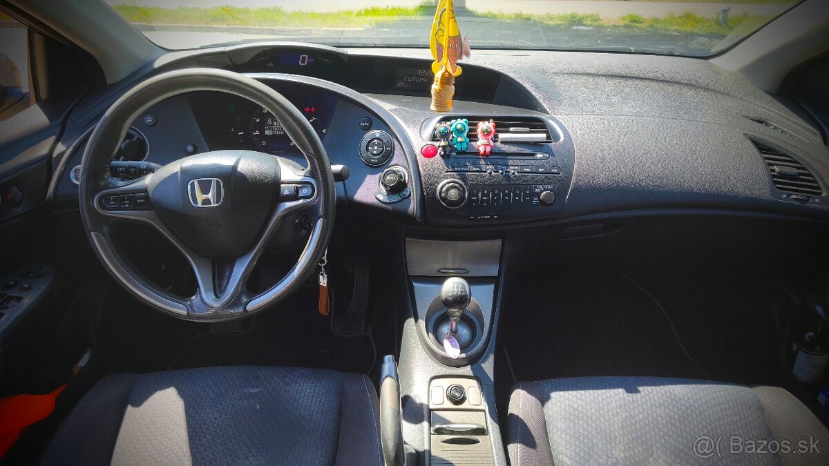Honda Civic 8g 1.4 73kw - 10
