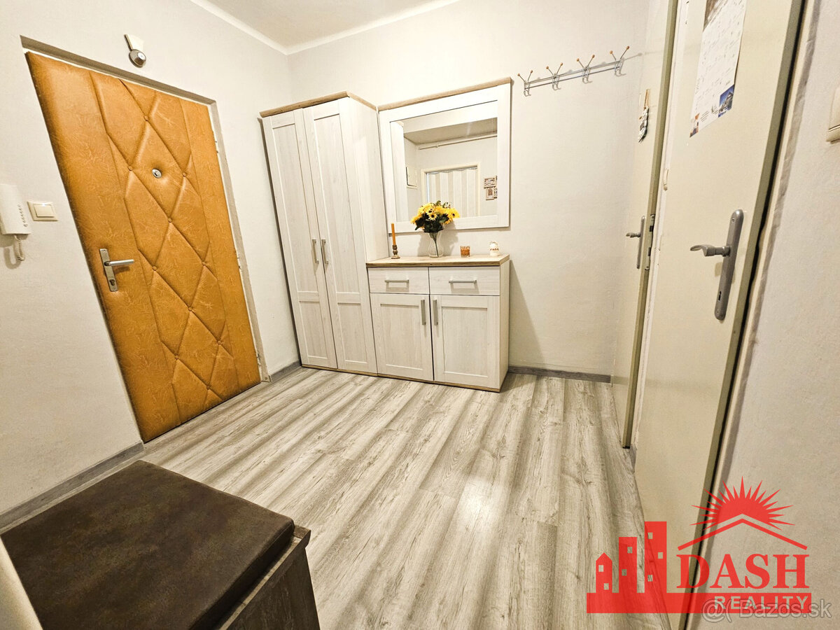 Na prenájom zariadený 2 izbový byt v centre, Trenčín, ul. 28 - 10