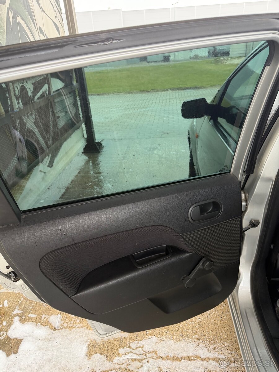 Ford fiesta 1.4 - Nafta - 10