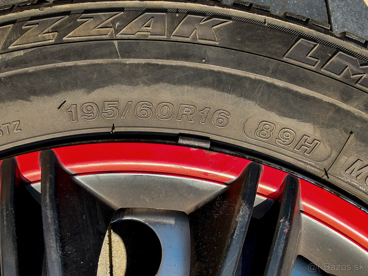 Sada 16" plechových diskov (s puklicami a pneu) - 10