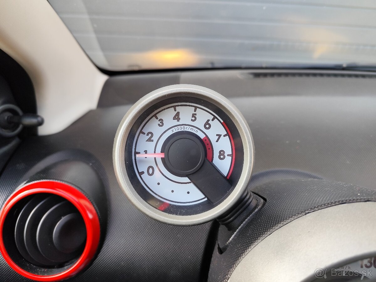 Peugeot 107 1.0e Urban - 10