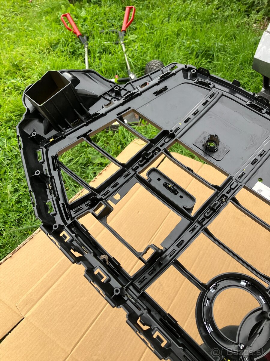 maska mrizka grill audi q7 19- cerna sq7 - 10