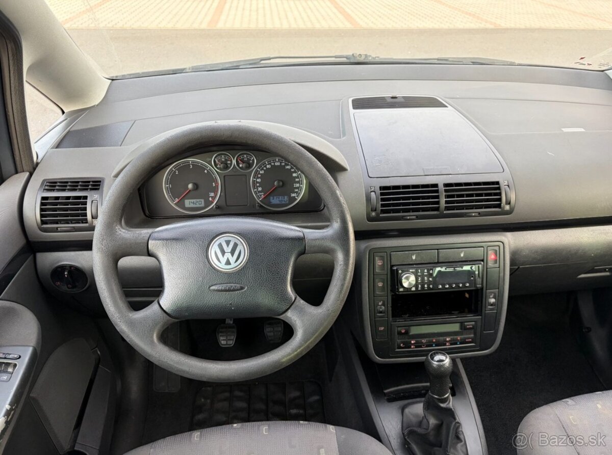 Volkswagen Sharan 1.9 TDi 7 míst - 10