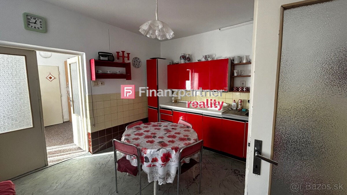 Dvojpodlažný 5-izbový rodinný dom, Madunice - 10