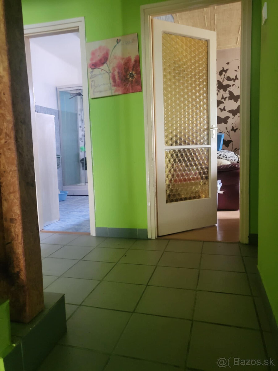 Priestranný rodinný dom s predajňou v mestečku Szikszó - 10