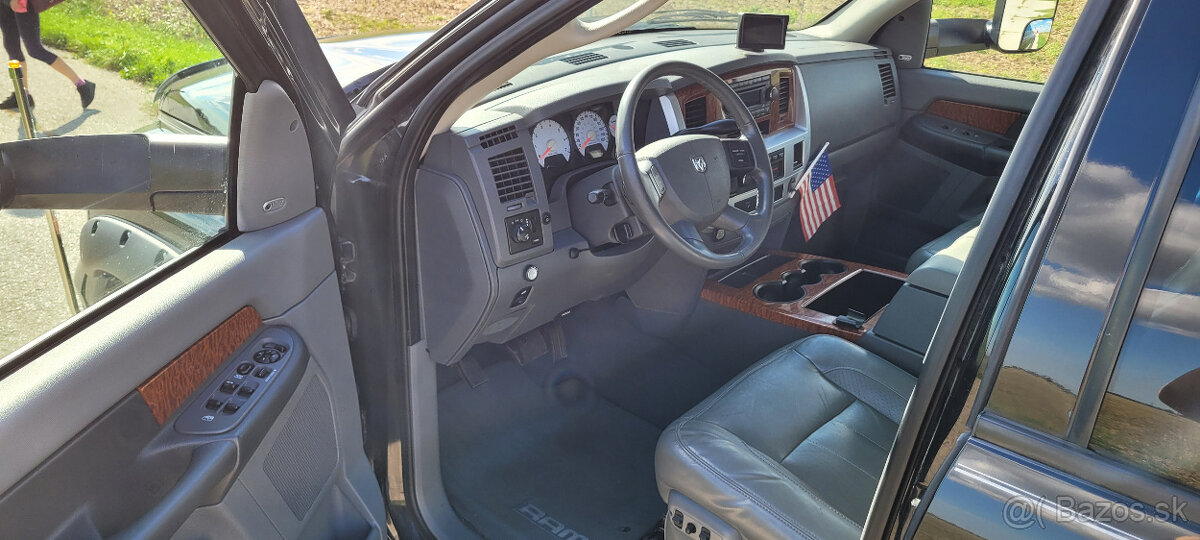 Dodge RAM 2500 MegaCab - 10