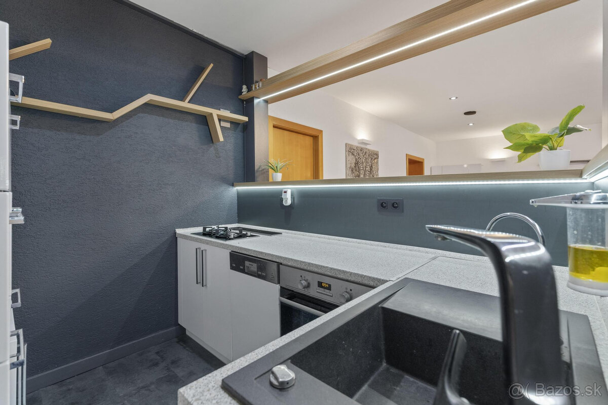 Na predaj štýlový penzión s priamym prístupom k vode v obci - 10