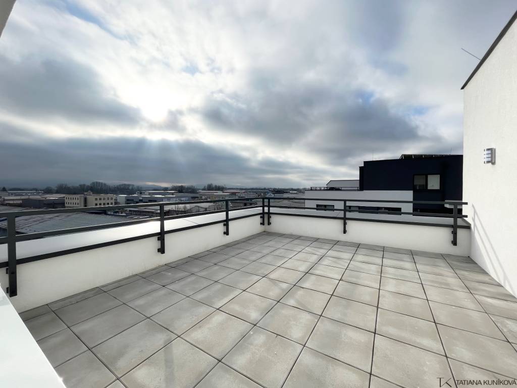 NA PRENÁJOM 2-izb. byt s veľkou terasou, 58 m2, Trenčín - Ko - 10