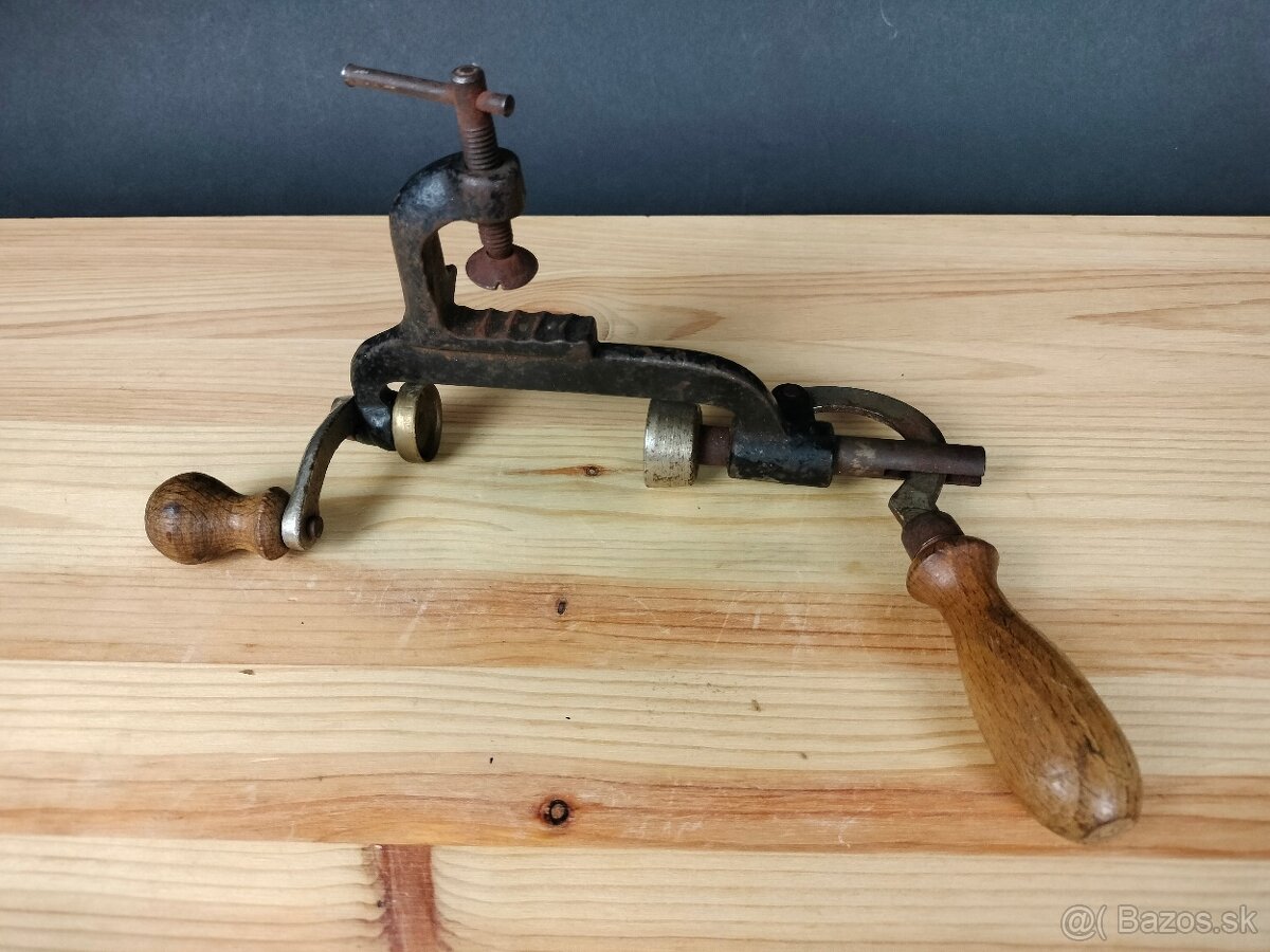 Mix rôznych starožitností - 10