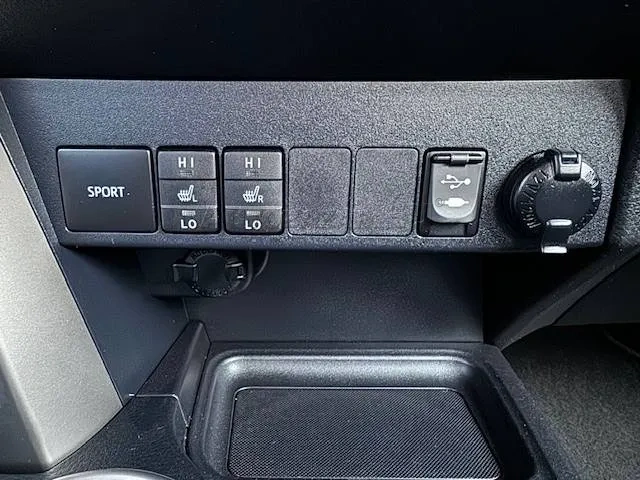 Toyota RAV4 2.2 l D-4D Premium AKONTACIA OD 0% - 10