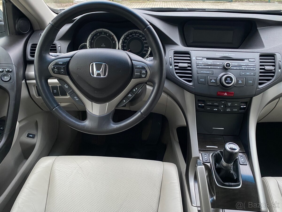 Honda Accord 8G 2.0 I-VTEC benzín - 10