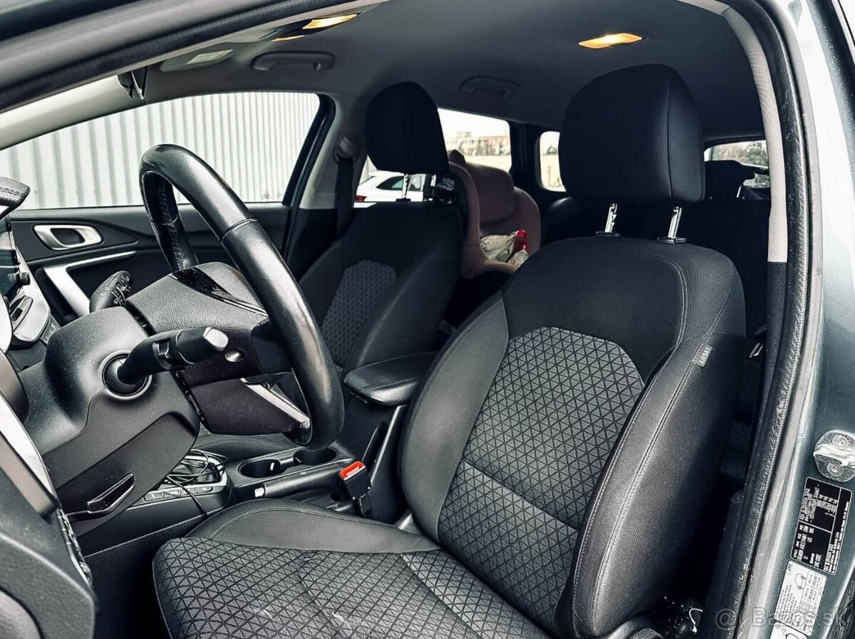 Kia Ceed SW 1.5 T-GDi Silver A/T - 10