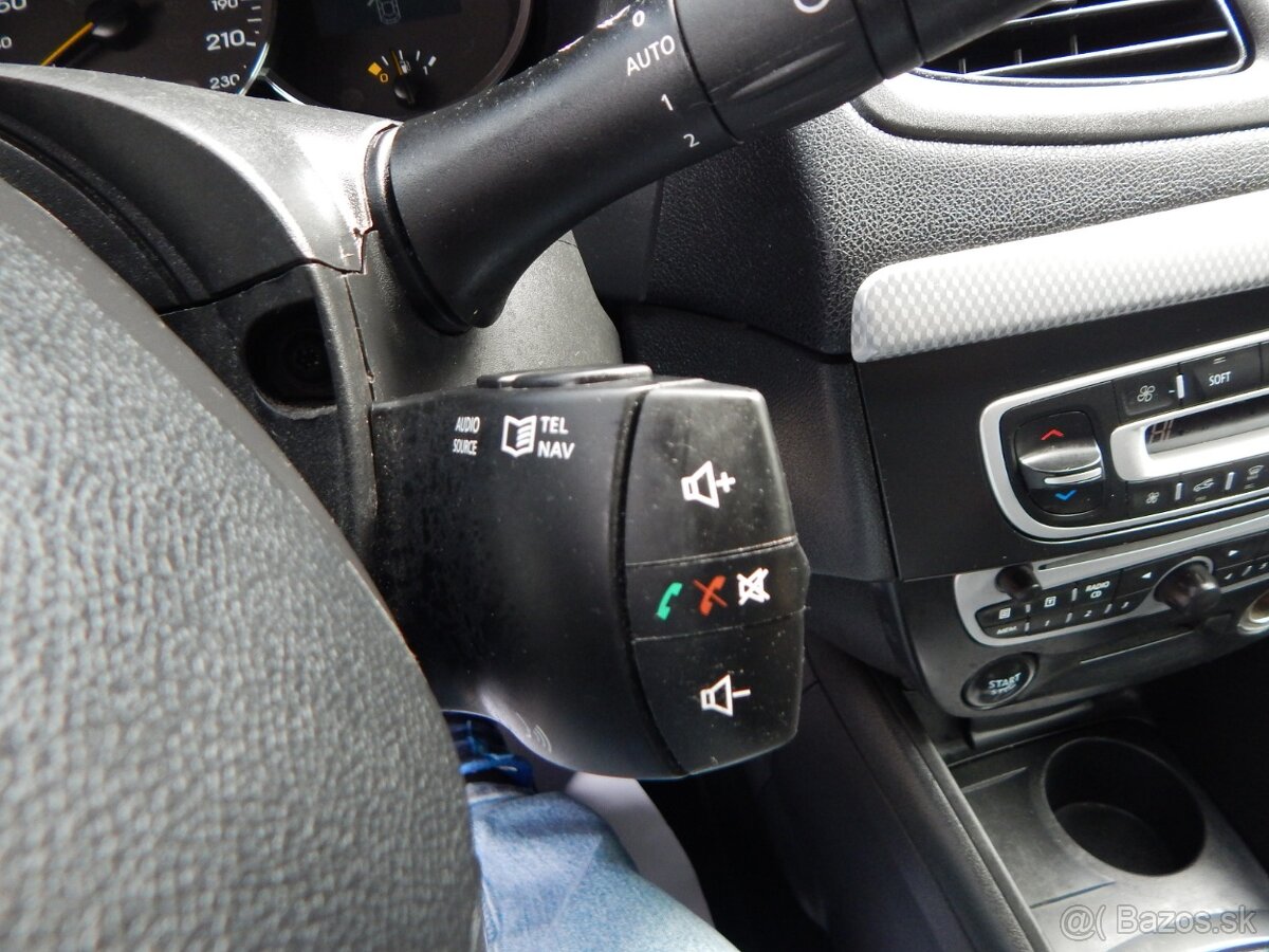 Renault Fluence 1.6 16V Confort - 10