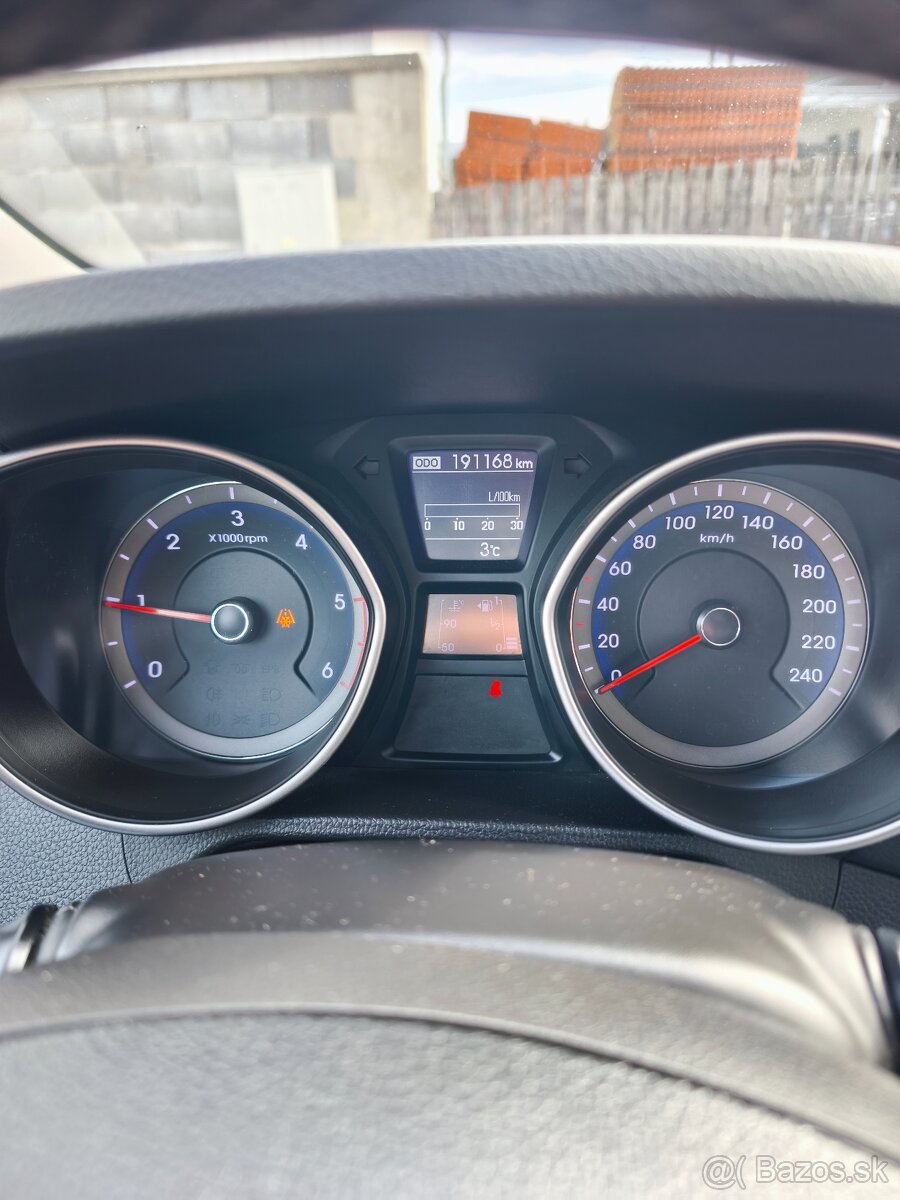 Hyundai i30 II facelift 1.6 CRDi Combi - 10