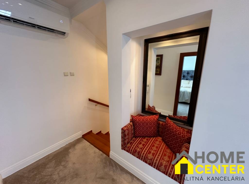 PREDAJ : ŠTÝLOVÝ RODINNÝ DOM S BAZÉNOM, KOMÁRNO - 10