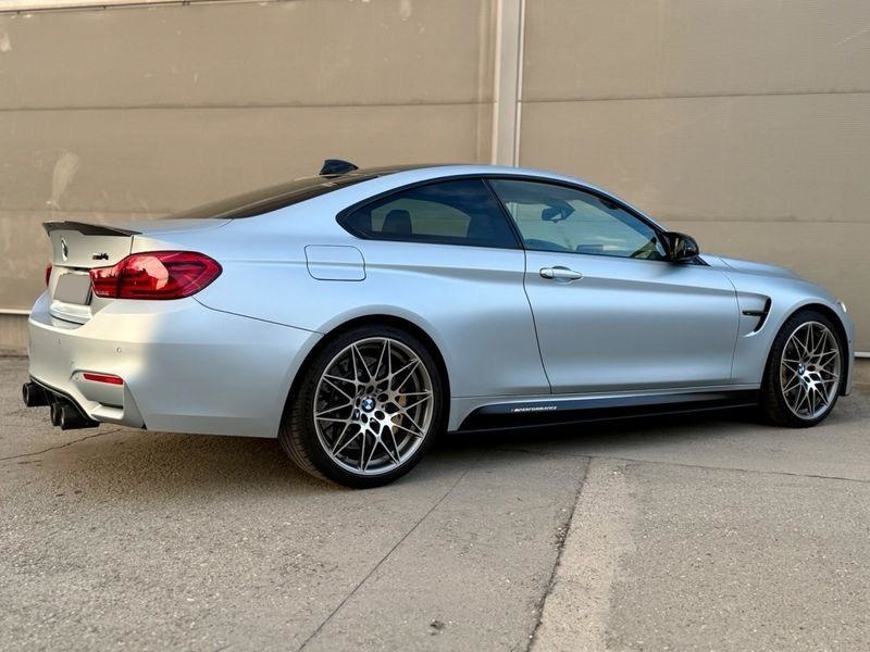 BMW M4 M PERFORMANCE - 10