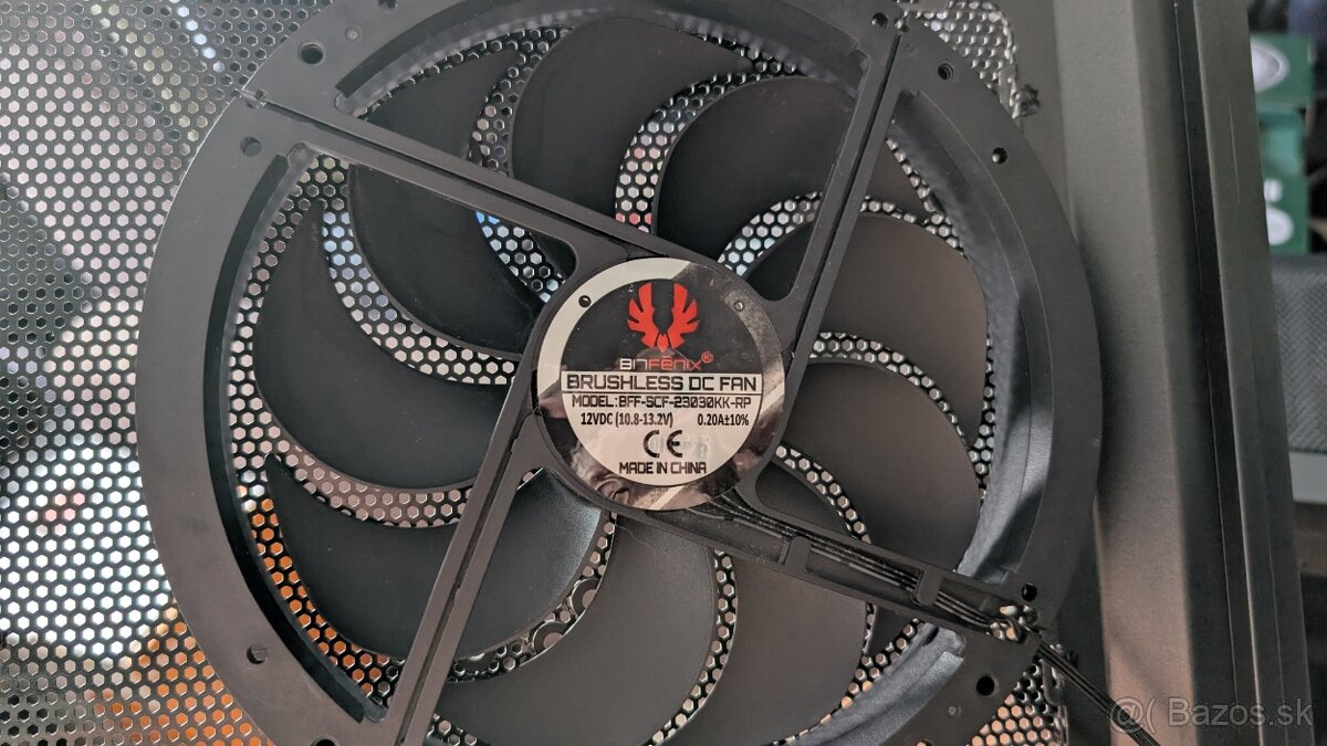 Počítačová skriňa Corsair 500R Carbide Series - 10