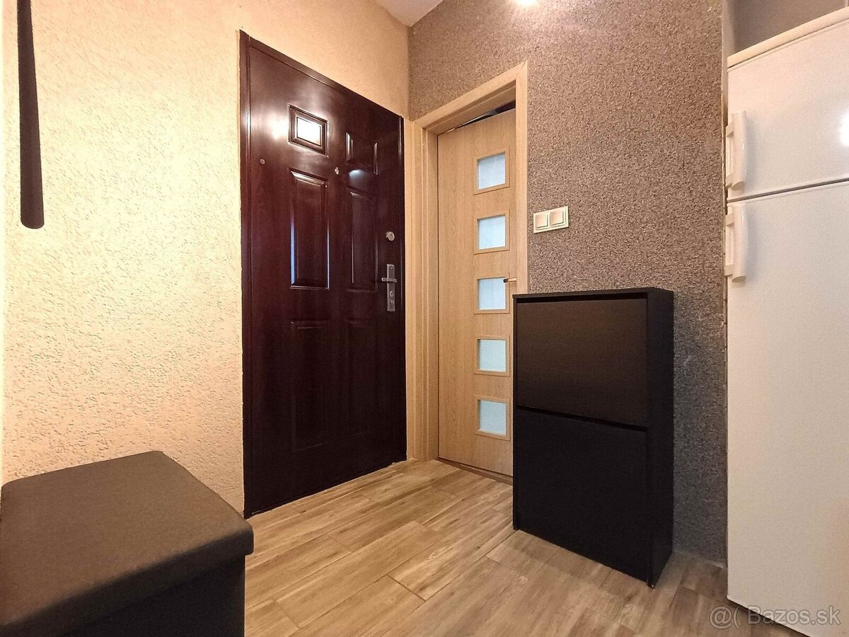 1-izbový byt vo vyhľadávanej lokalite, Nobelovo námestie, BA - 10