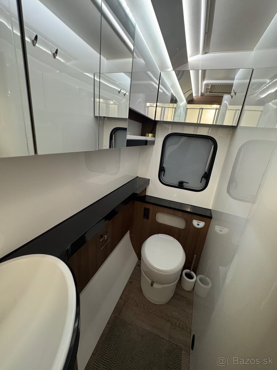 Karavan HOBBY 560 WLU PRESTIGE - 10