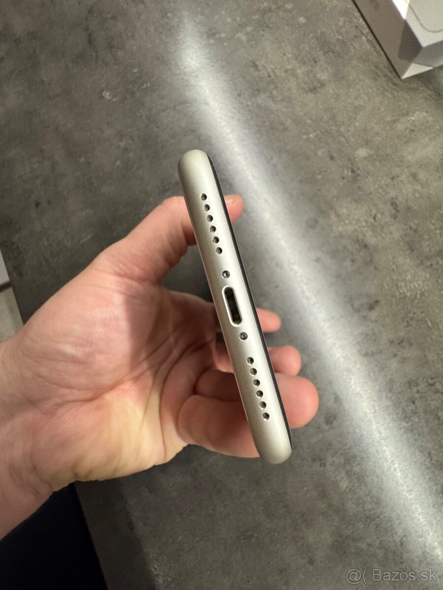 Predam Iphone 11 64gb Top stav - 10