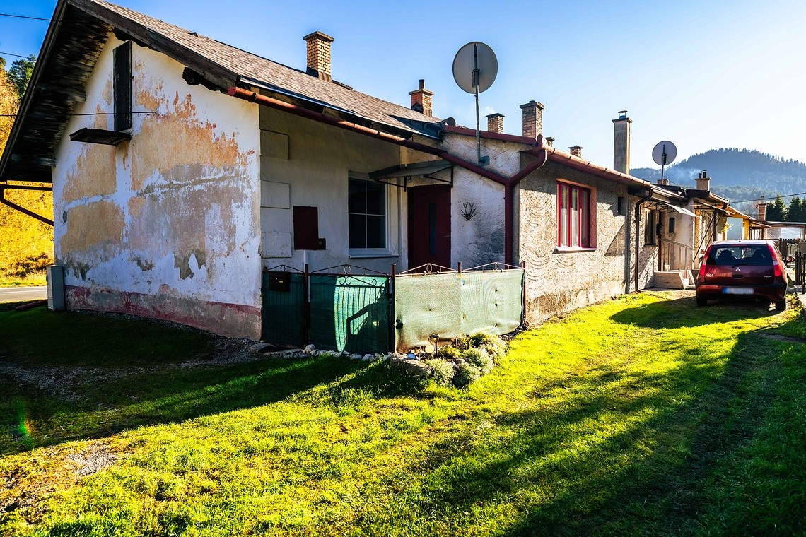 SMOLNÍCKA HUTA -menší dom s garážou a voľným pozemkom - 10