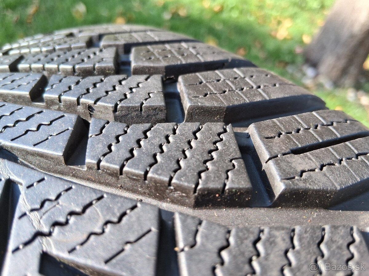 205/60 r16 zimne pneumatiky - 10