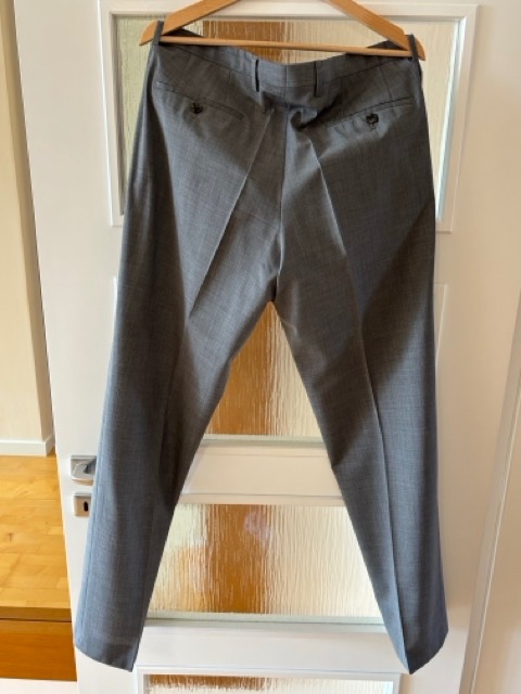 nohavice značky Hugo Boss - 10