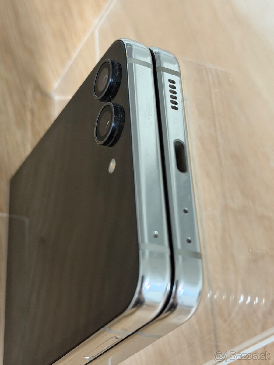 Dobrý deň Ponúkam na predaj Samsung Z Flip 5 512GB White - 10