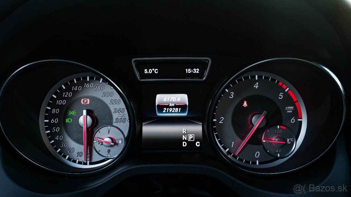 Mercedes-Benz CLA Shooting Brake SB 220 CDI AMG LINE 4matic - 10