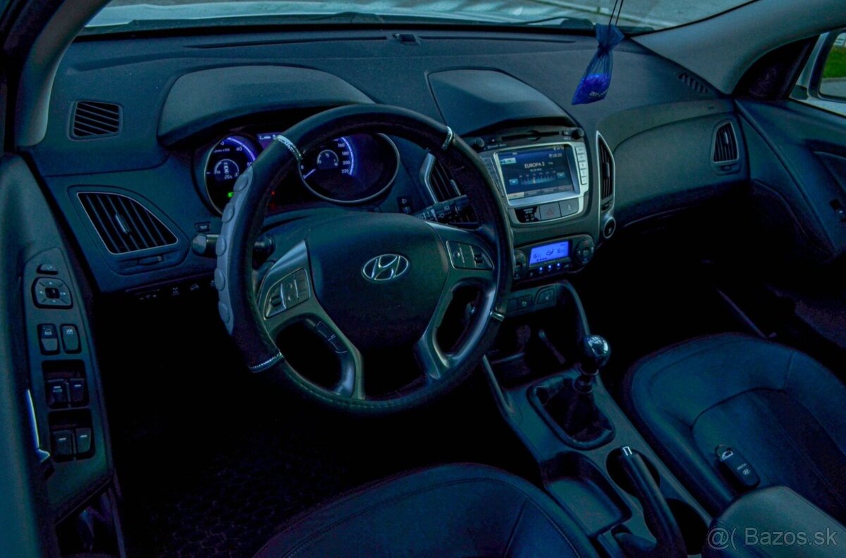 Hyundai ix35 2.0 CRDi VGT Premium 4x4 - 10