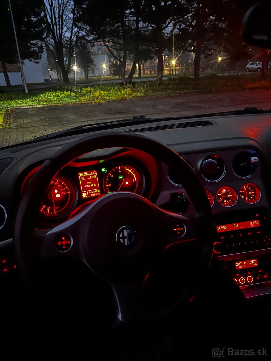 Alfa Romeo 159 1.9 JTD - 10