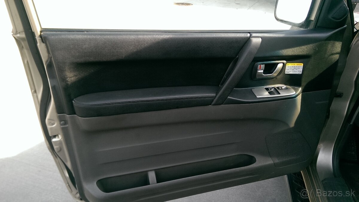 Mitsubishi Pajero 3.2-Pohon: 4×4, - 10