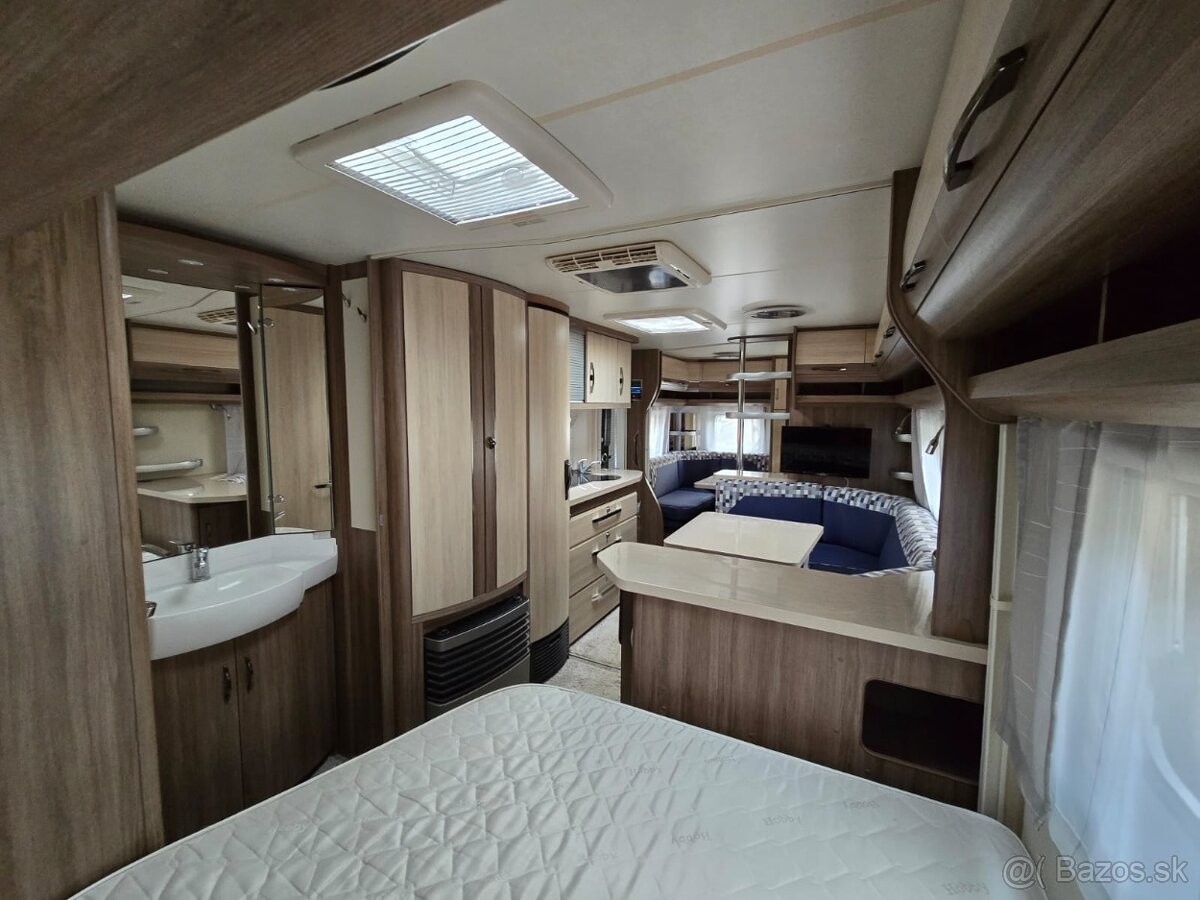 HOBBY Deluxe KMFE - dvojnápravový karavan - 10