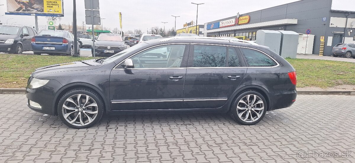 ŠKODA SUPERB COMBI II 2.0 TDI 103KW/140k 2010 premium audio - 10