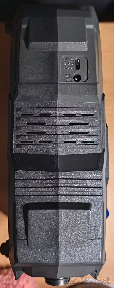 Vzduchový kompresor s LED svetlom - 10