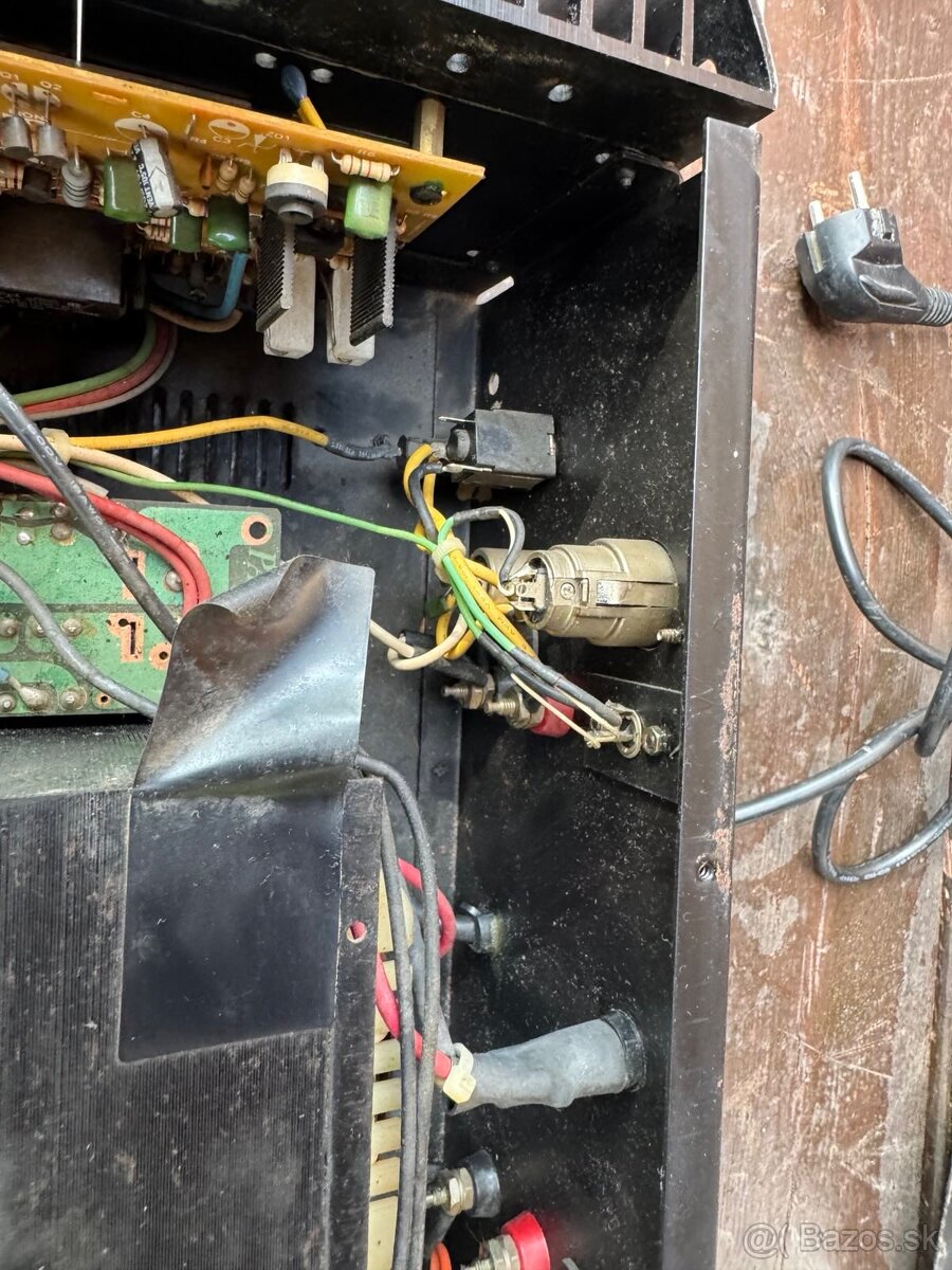 Nemecky koncovy zosilovač do domácnosti - 10